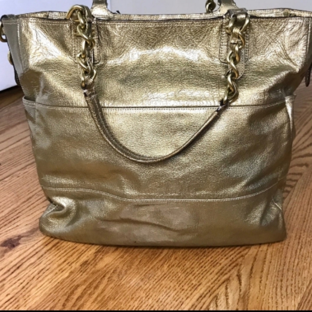 Coach Madison Gold Metallic Tote Blue Satin Lining And Charms Key Chain - Picture 3 of 12